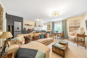 Charming two bedroom Maisonette